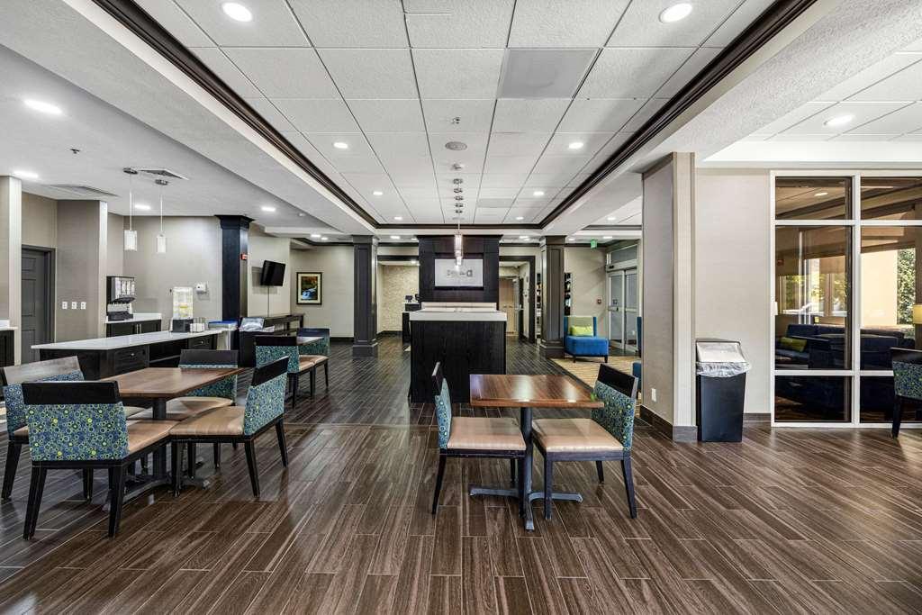 Comfort Inn & Suites Logan Near University Restaurante foto